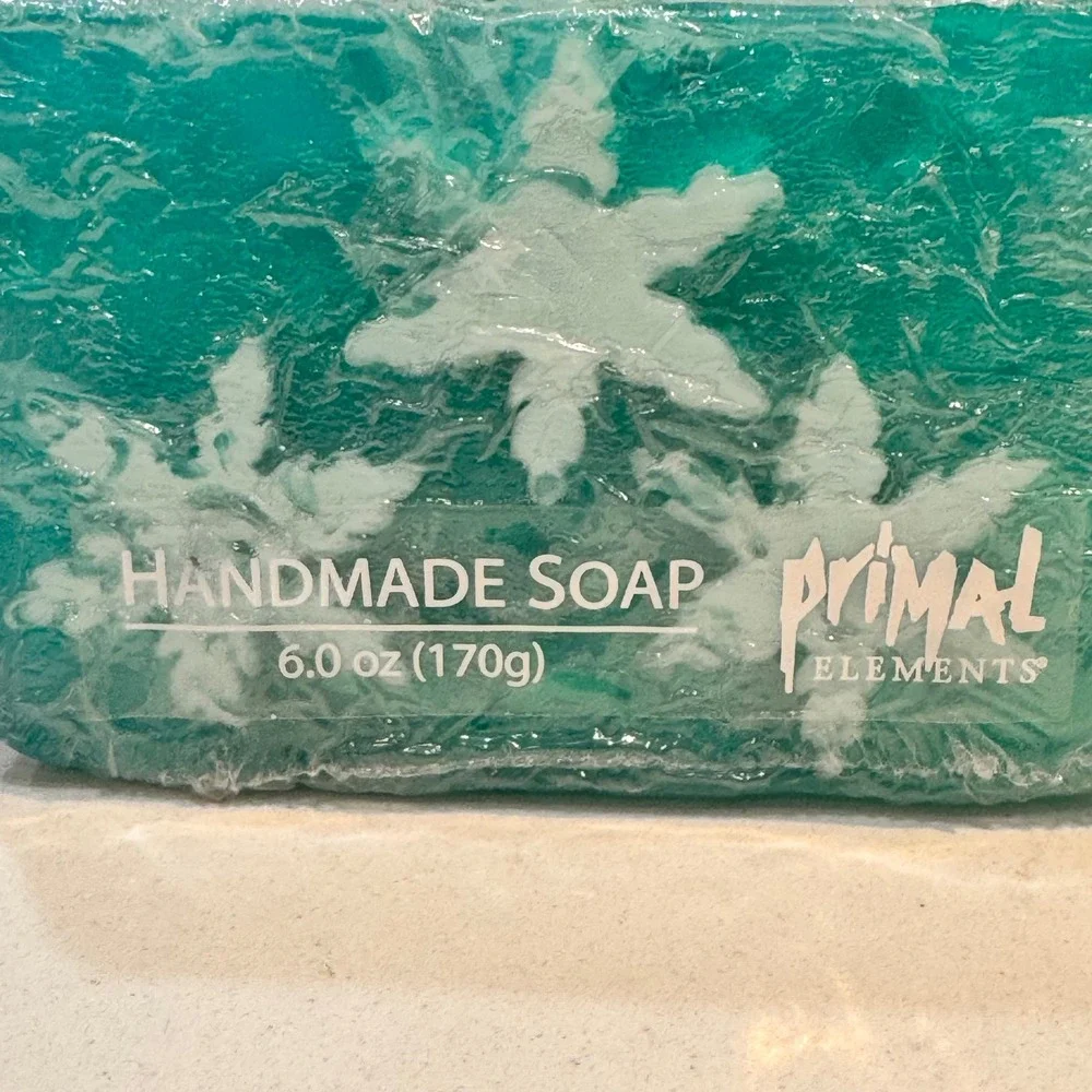 New Primal Elements Snowflakes Handmade Glycerin Soap Bar 6 oz Winter Mint Scent